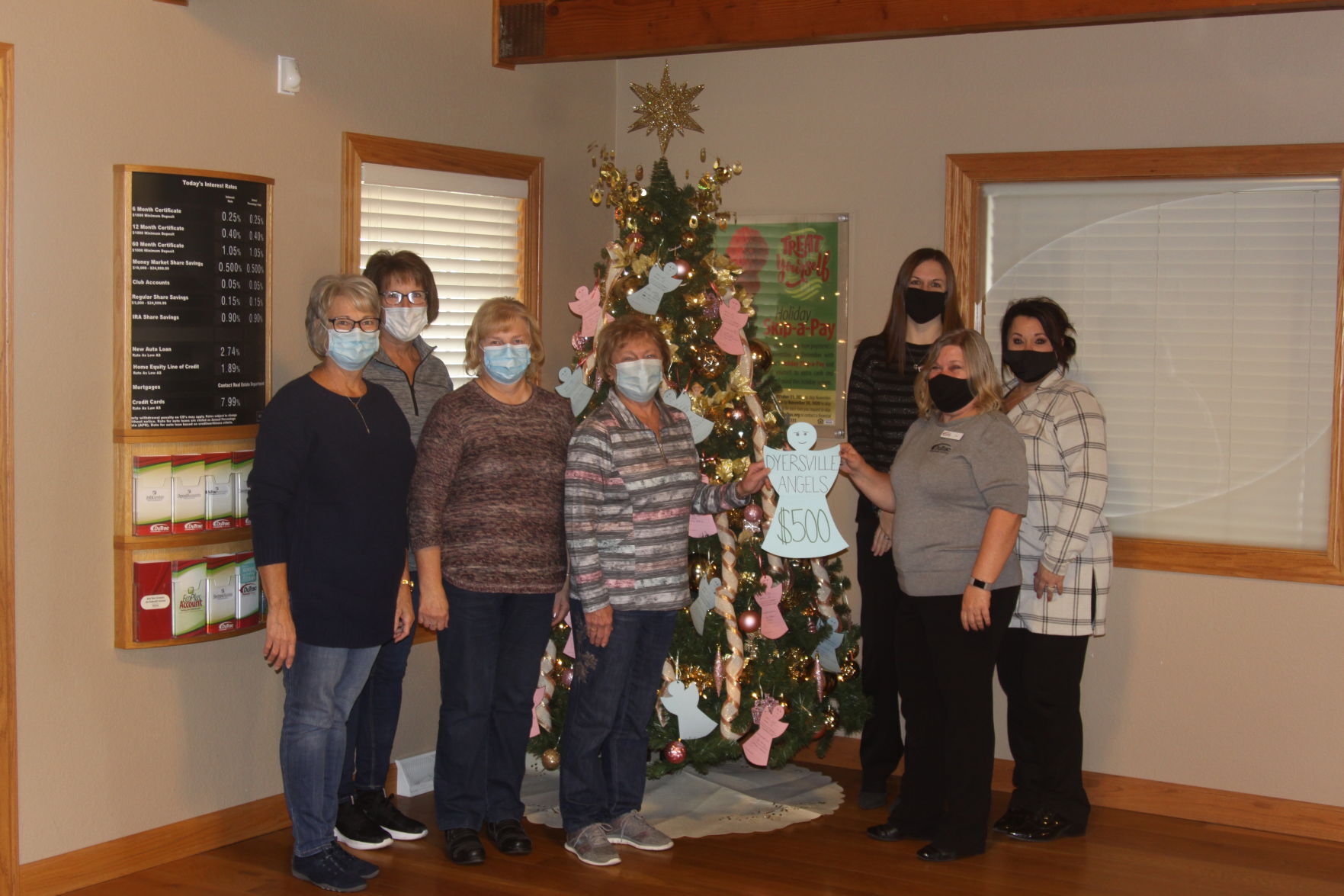 DuTrac makes Christmas donation